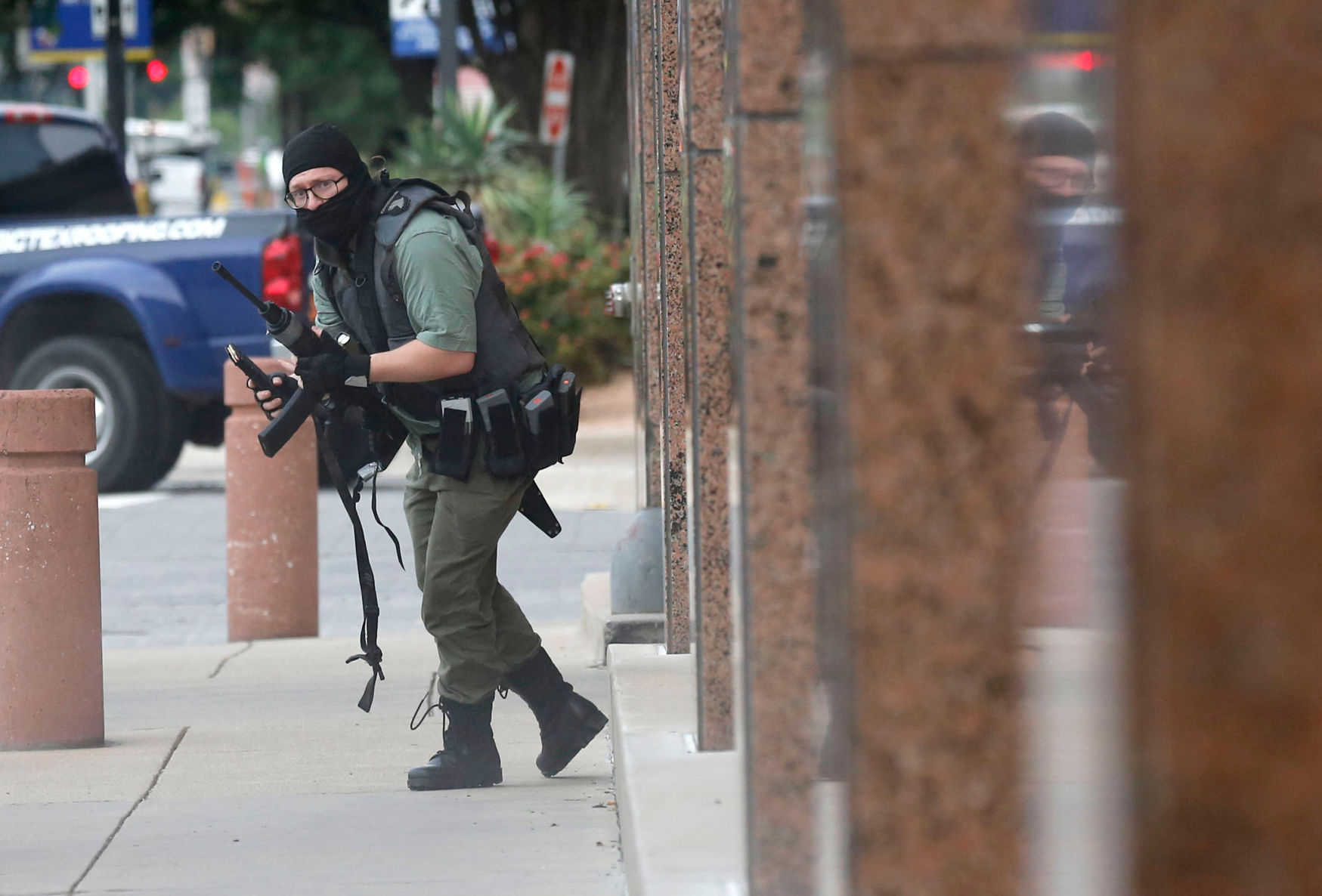 Dallas Morning News photographer caught in Monday morning shooting